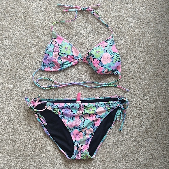 Victoria's Secret Other - Victoria's Secret floral print bikini